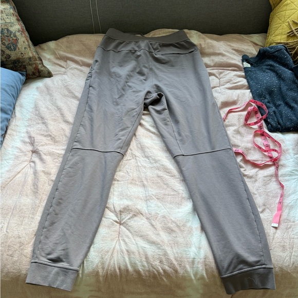 Men’s light purpleish medium lululemon athletic sweatpants, perfect condition - Picture 5 of 7